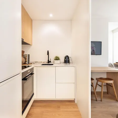 Apartment Blq Charneco 1bdr In By Lovelystay Boliqueime